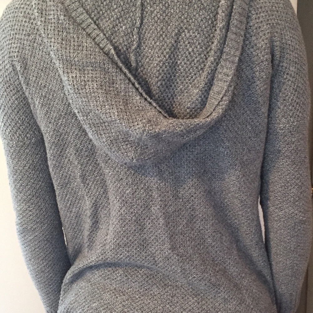 American Eagle knit hooded sweater with pockets